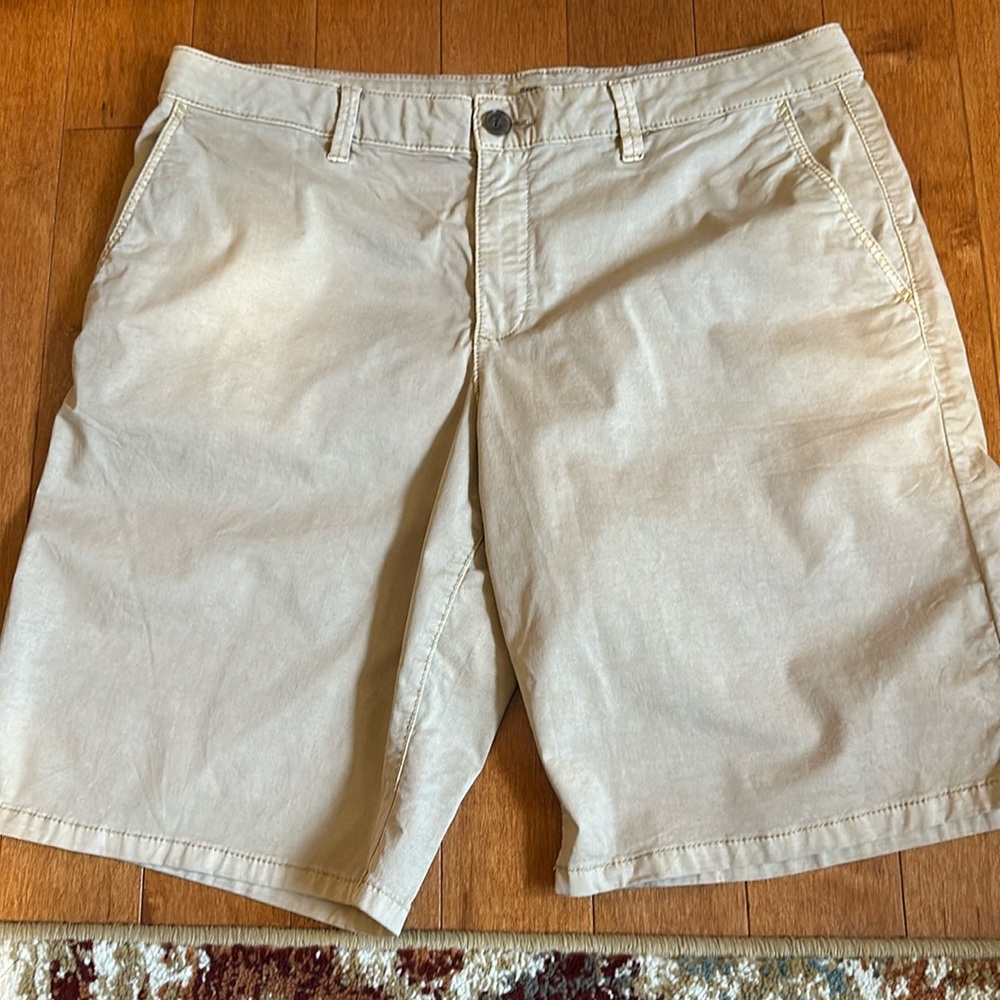 Khaki Esprit shorts size 10.